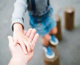 Consigli per i genitori i cui figli adulti che si identificano come trans