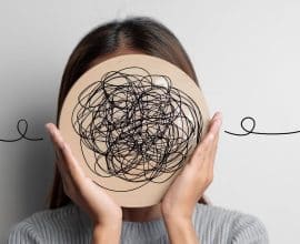 confusione tra l'identità transgender auto-riferita e la disforia di genere clinica