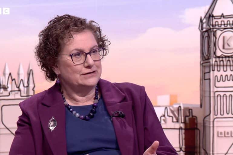 la dott.ssa Hilary Cass, autrice della Cass Review