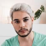 UK verso un approccio prudenziale: la revisione della politica clinica del NHS England sugli ormoni cross-sex nei minori