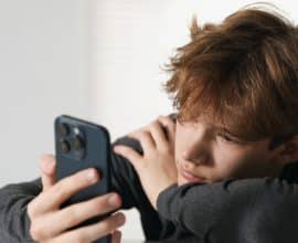 uso problematico social media depressione e identit&agrave;