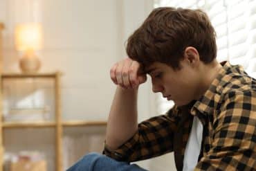 ragazzo triste