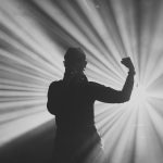 Senza tregua: genere, performance e il disagio che nessuno misura